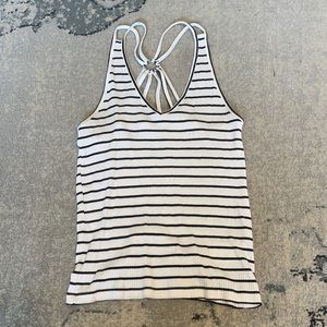 American eagle black and white crop top